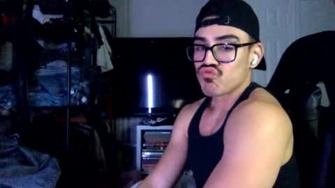 luvrboy77 online show from June 2026 07:13:02 AM