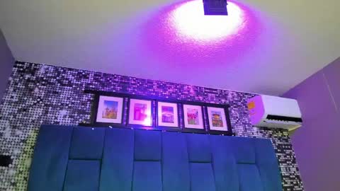 lux_bitchx online show from April 2026 09:23:01 PM