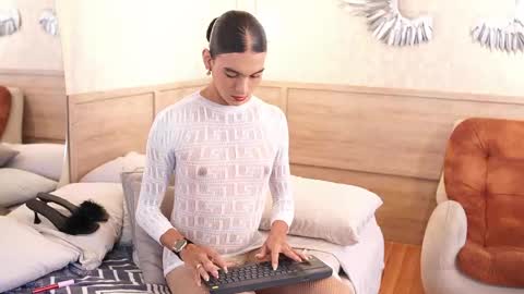 Luxa  online show from April 2026 01:14:02 PM