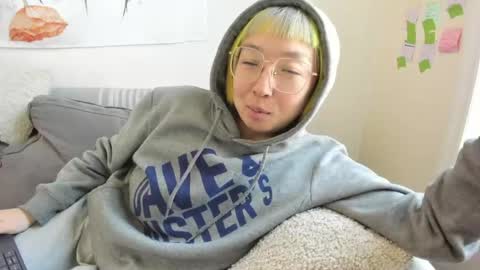 Snapshot of luxgray chatting on April 2026 05:18:01 PM LuxGray online show from April 2026 05:18:01 PM