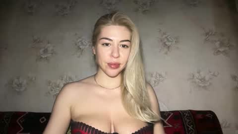 LuxSonyaStar online show from April 2026 01:12:01 PM