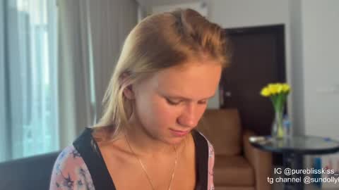 lxsundolyxl_ online show from April 2026 05:13:01 AM