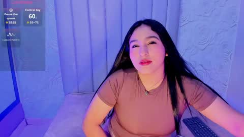 Snapshot of lya_dubois_ chatting on June 2026 07:47:01 PM LYA DUBOIS online show from June 2026 07:47:01 PM