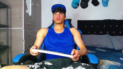 Lyam online show from March 2026 07:54:01 PM