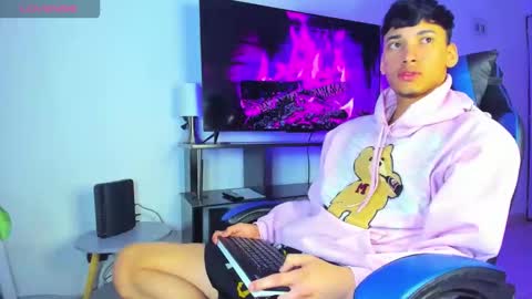 Lyam online show from March 2026 08:04:01 AM