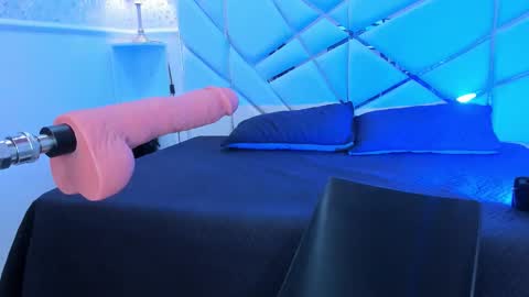 Lyen Rae  online show from March 2026 04:05:02 AM