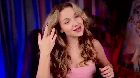 simply Eliza  online show from October 2025 02:14:02 PM