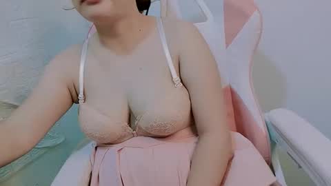 Snapshot of lylikixi chatting on June 2026 02:07:01 AM lylikixi online show from June 2026 02:07:01 AM