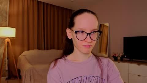 Sara online show from April 2026 04:19:02 PM