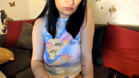 Lynna online show from April 2026 08:31:01 PM