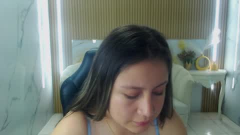 lyrafrost_s online show from May 2026 12:31:02 PM
