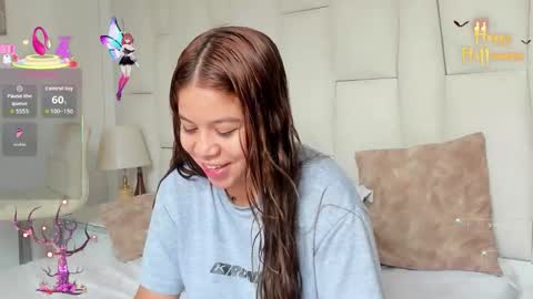 Mila online show from November 2025 03:36:02 PM