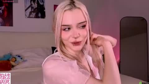 Snapshot of m1m1_angels chatting on July 2026 01:07:02 AM Mimi GTM1 0200am-0945am Mon Tue Wed Thu Fri online show from July 2026 01:07:02 AM