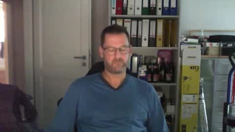 macfly67 online show from November 2025 07:16:01 AM