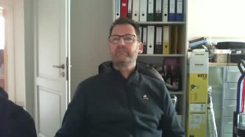 macfly67 online show from December 2025 07:24:01 AM