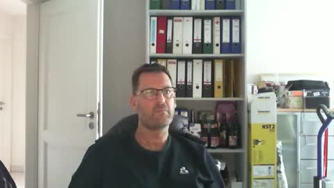 macfly67 online show from December 2025 09:51:02 AM