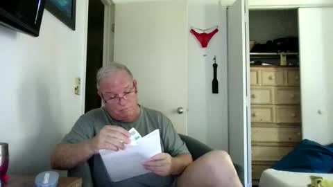 mackdocc001 online show from April 2026 04:15:01 PM