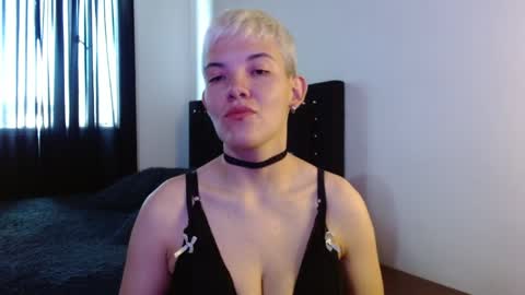 Noah Askew online show from April 2026 07:18:02 PM