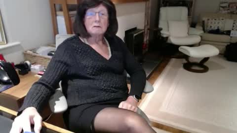 Deanne online show from November 2025 04:28:02 PM