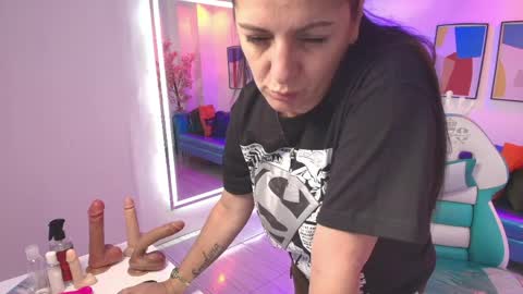 Madame Scarllet  online show from April 2026 11:26:01 AM