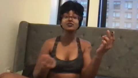 madamp1 online show from April 2026 11:18:02 PM