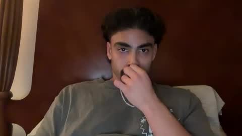 maddaewg101 online show from December 2025 05:01:01 AM