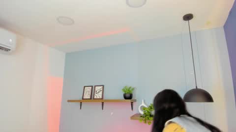 Maddy  online show from November 2025 11:43:01 AM