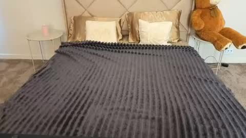 Emily online show from April 2026 05:22:01 AM