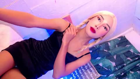 Mocah online show from January 2025 03:32:02 PM