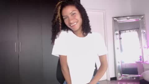 Snapshot of mailyn_gold chatting on June 2026 12:47:02 PM mailyn_gold online show from June 2026 12:47:02 PM