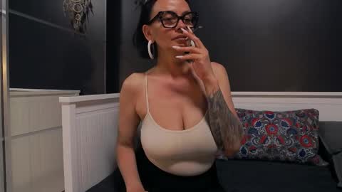 ioana love online show from April 2026 08:21:01 PM