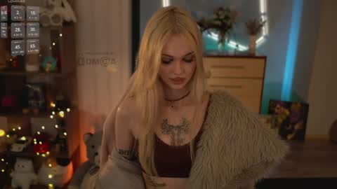 Amelie online show from April 2026 08:02:02 PM