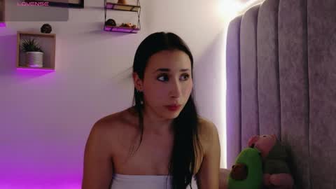 Manu  online show from April 2026 06:35:01 PM