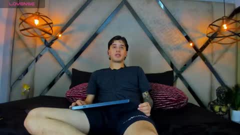 Manuel online show from March 2026 05:03:02 AM