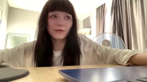 Molly online show from June 2026 01:37:01 PM