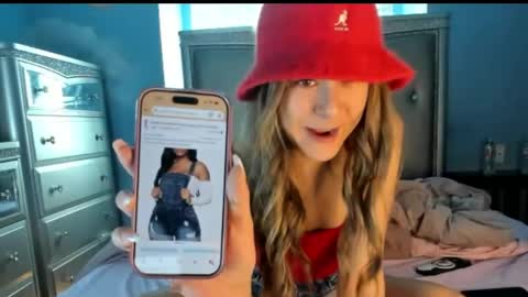 Pinkkitty online show from April 2026 08:50:01 PM