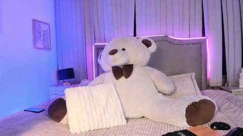 mariana__thompson online show from June 2026 01:06:01 AM