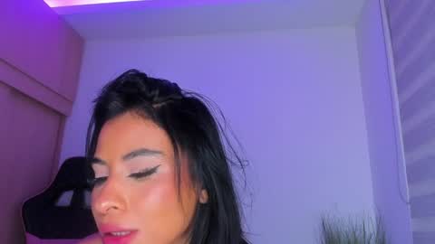 Snapshot of marianne__ chatting on June 2026 06:29:01 AM M A R I A N E online show from June 2026 06:29:01 AM