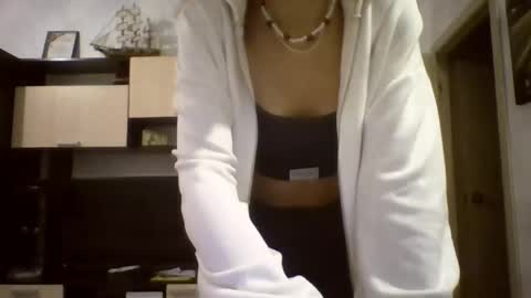 Elianor online show from April 2026 04:01:01 PM