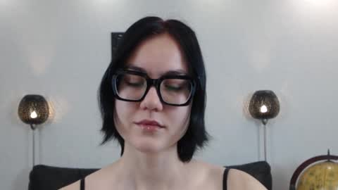 Marie Fitch online show from December 2025 01:03:02 AM