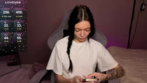 Snapshot of mariella__adams chatting on April 2026 06:47:02 PM Maria online show from April 2026 06:47:02 PM