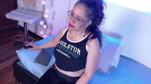 Snapshot of mariia_paulaa chatting on July 2026 04:15:01 AM mariia_paulaa online show from July 2026 04:15:01 AM