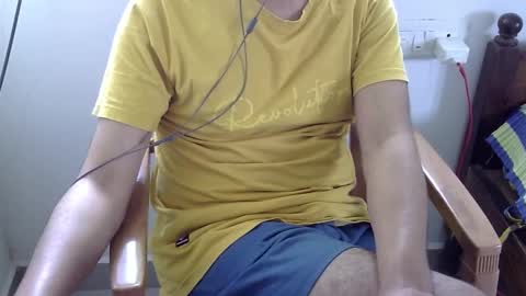 Snapshot of marinavine chatting on January 2025 06:02:02 AM The SHY UncutBoy online show from January 2025 06:02:02 AM