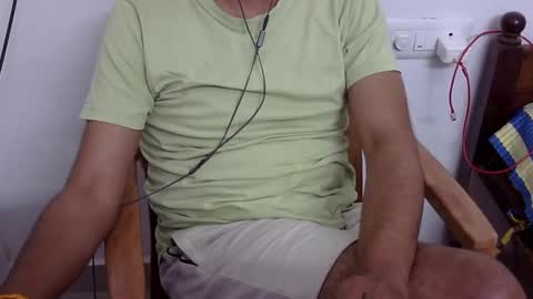 Snapshot of marinavine chatting on January 2025 02:22:01 PM The SHY UncutBoy online show from January 2025 02:22:01 PM