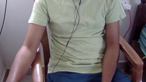 Snapshot of marinavine chatting on February 2025 04:31:01 AM The SHY UncutBoy online show from February 2025 04:31:01 AM