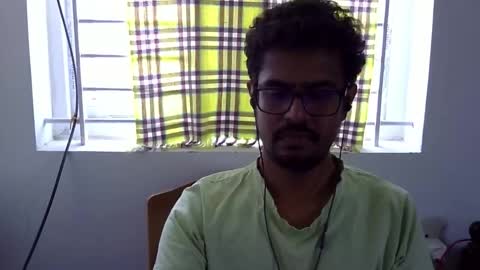 Snapshot of marinavine chatting on October 2025 05:13:01 AM The SHY UncutBoy online show from October 2025 05:13:01 AM