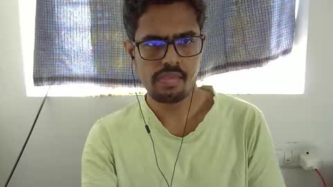 Snapshot of marinavine chatting on December 2025 05:14:02 AM The SHY UncutBoy online show from December 2025 05:14:02 AM