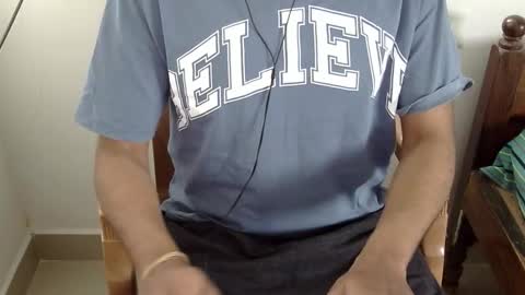 Snapshot of marinavine chatting on February 2026 04:22:01 AM The SHY UncutBoy online show from February 2026 04:22:01 AM