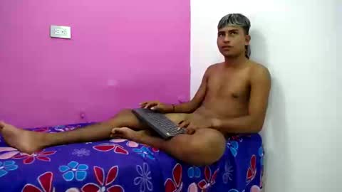 mark_latin18 online show from February 2025 10:22:02 PM