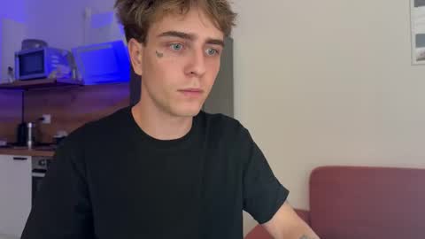 Snapshot of mark_lovrov chatting on October 2025 02:14:02 PM Mark 3 online show from October 2025 02:14:02 PM